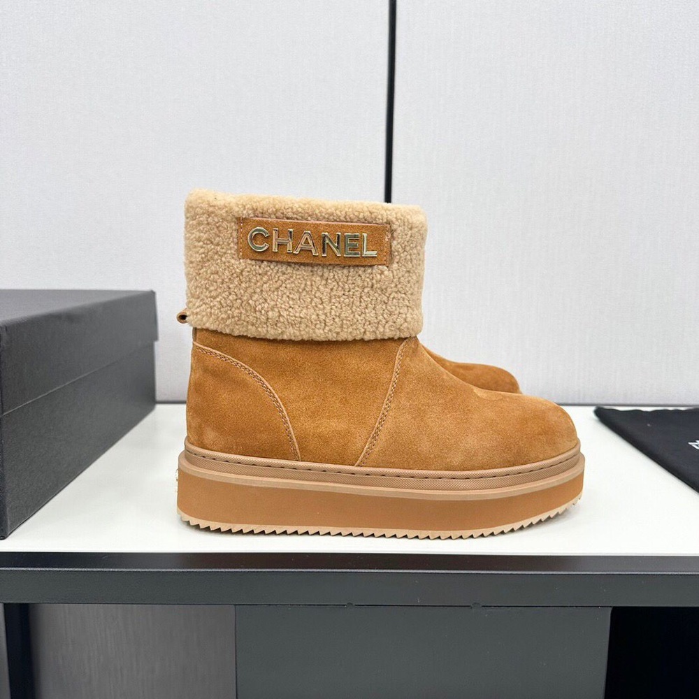 Tan Winter Boots with Shearling Cuff and Platform Sole